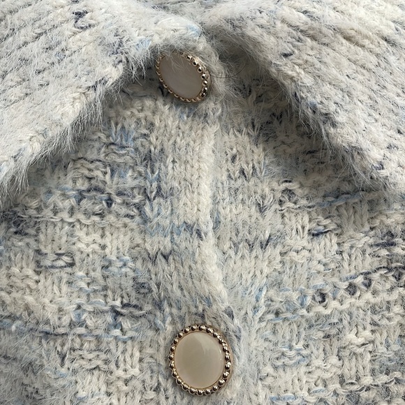Sioni size Large button up long sleeve sweater white blue fuzzy pear buttons - Picture 5 of 11